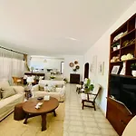 Casa Dos Trevos, 5 Bedroom With Pool * لاغوس