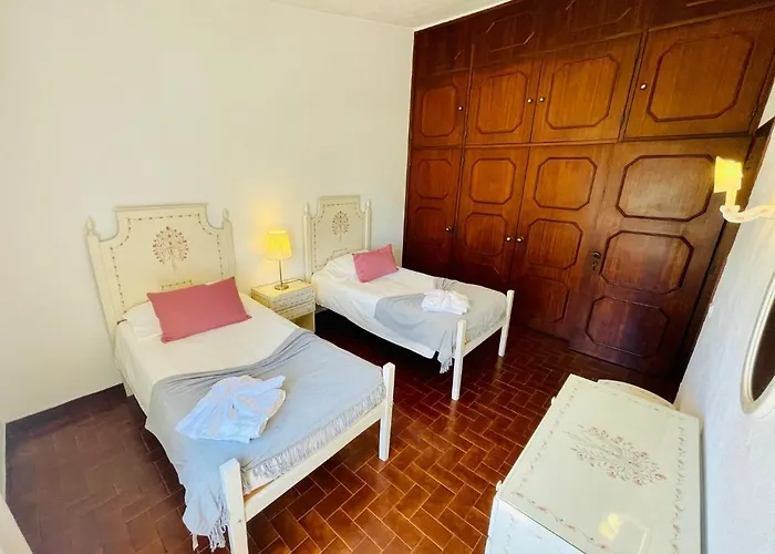 Casa Dos Trevos, 5 Bedroom With Pool Villa