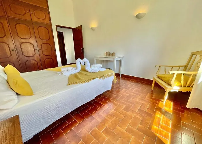 Villa Casa Dos Trevos, 5 Bedroom With Pool *
