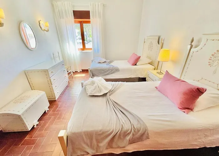 Villa Casa Dos Trevos, 5 Bedroom With Pool Lagos