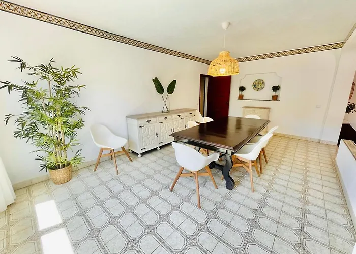 Villa Casa Dos Trevos, 5 Bedroom With Pool Lagos