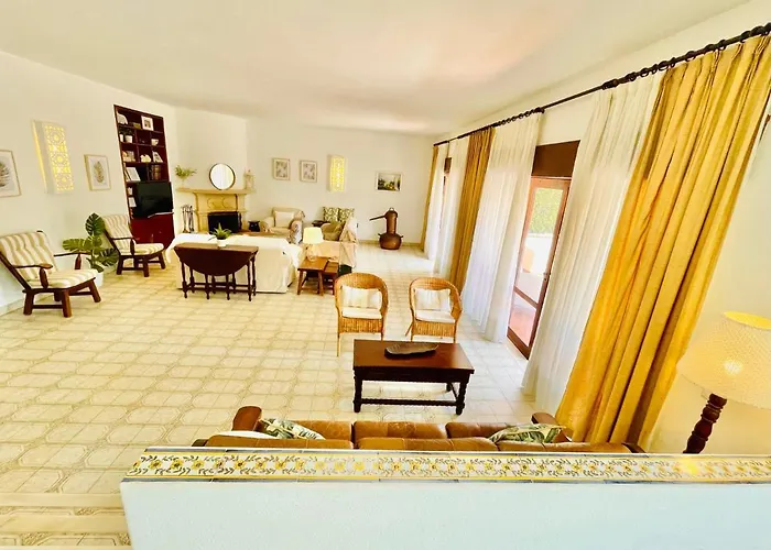 Villa Casa Dos Trevos, 5 Bedroom With Pool