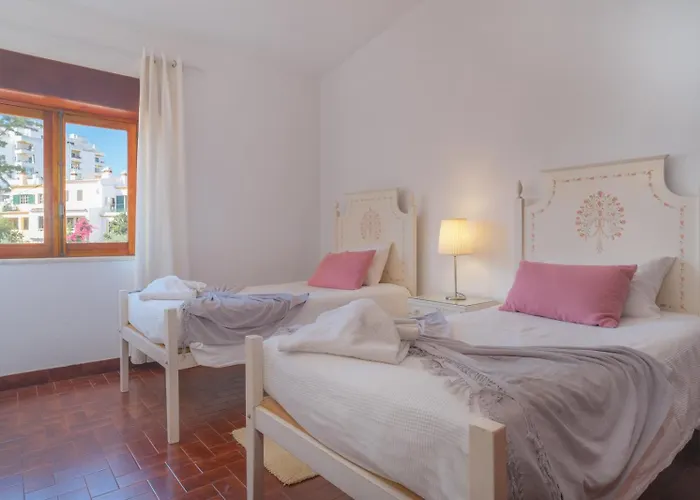 Villa Casa Dos Trevos, 5 Bedroom With Pool *