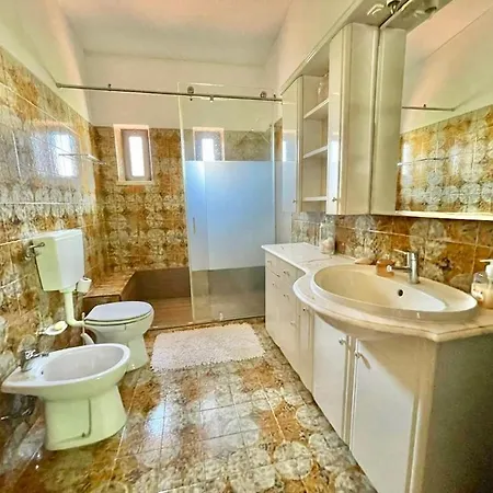 Villa Casa Dos Trevos, 5 Bedroom With Pool Lagos