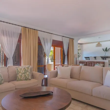 Casa Dos Trevos, 5 Bedroom With Pool Villa *