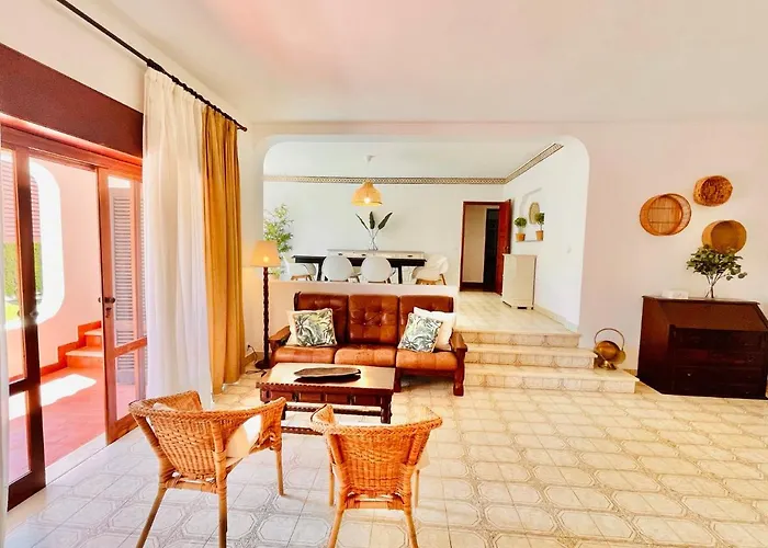 Villa Casa Dos Trevos, 5 Bedroom With Pool Lagos