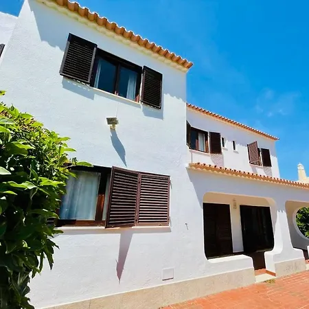 Casa Dos Trevos, 5 Bedroom With Pool Лагуш
