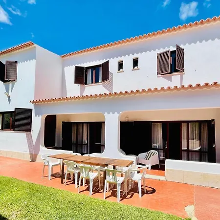 Вилла Casa Dos Trevos, 5 Bedroom With Pool Лагуш