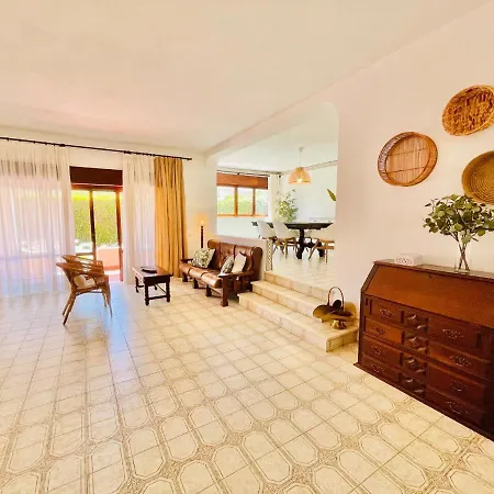 Вилла Casa Dos Trevos, 5 Bedroom With Pool Лагуш