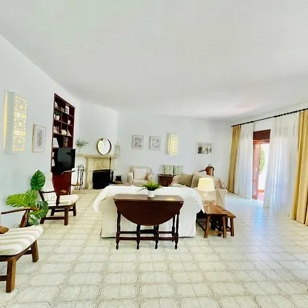 Casa Dos Trevos, 5 Bedroom With Pool Вилла