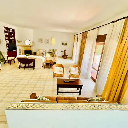 Вилла Casa Dos Trevos, 5 Bedroom With Pool