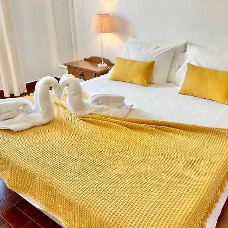 Casa Dos Trevos, 5 Bedroom With Pool * Лагуш