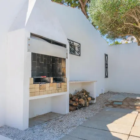 Casa Dos Trevos, 5 Bedroom With Pool Вилла Лагуш