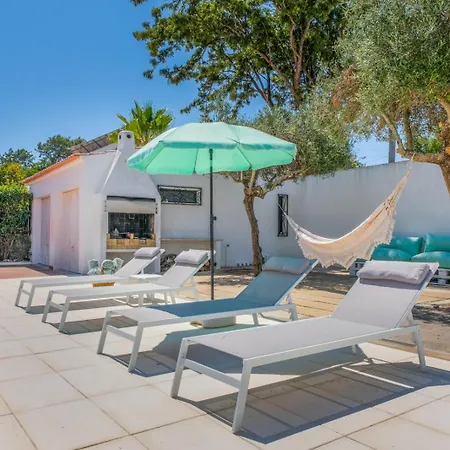 Вилла Casa Dos Trevos, 5 Bedroom With Pool Лагуш