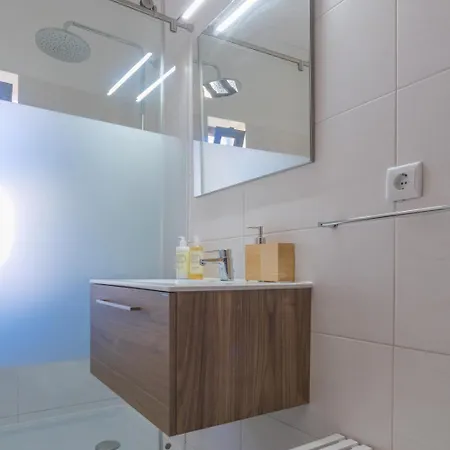 Вилла Casa Dos Trevos, 5 Bedroom With Pool Лагуш