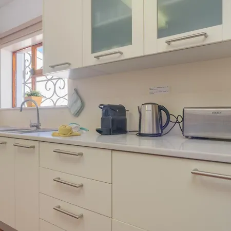 Casa Dos Trevos, 5 Bedroom With Pool Вилла Лагуш